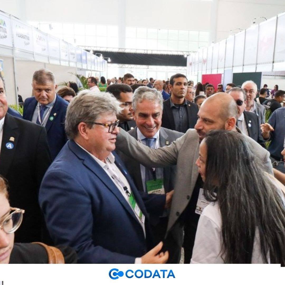 CODATAapresentasoluesinovadorasparamodernizaodeprefeiturasnoICONFEPeCaravanaFederativa1.jpg