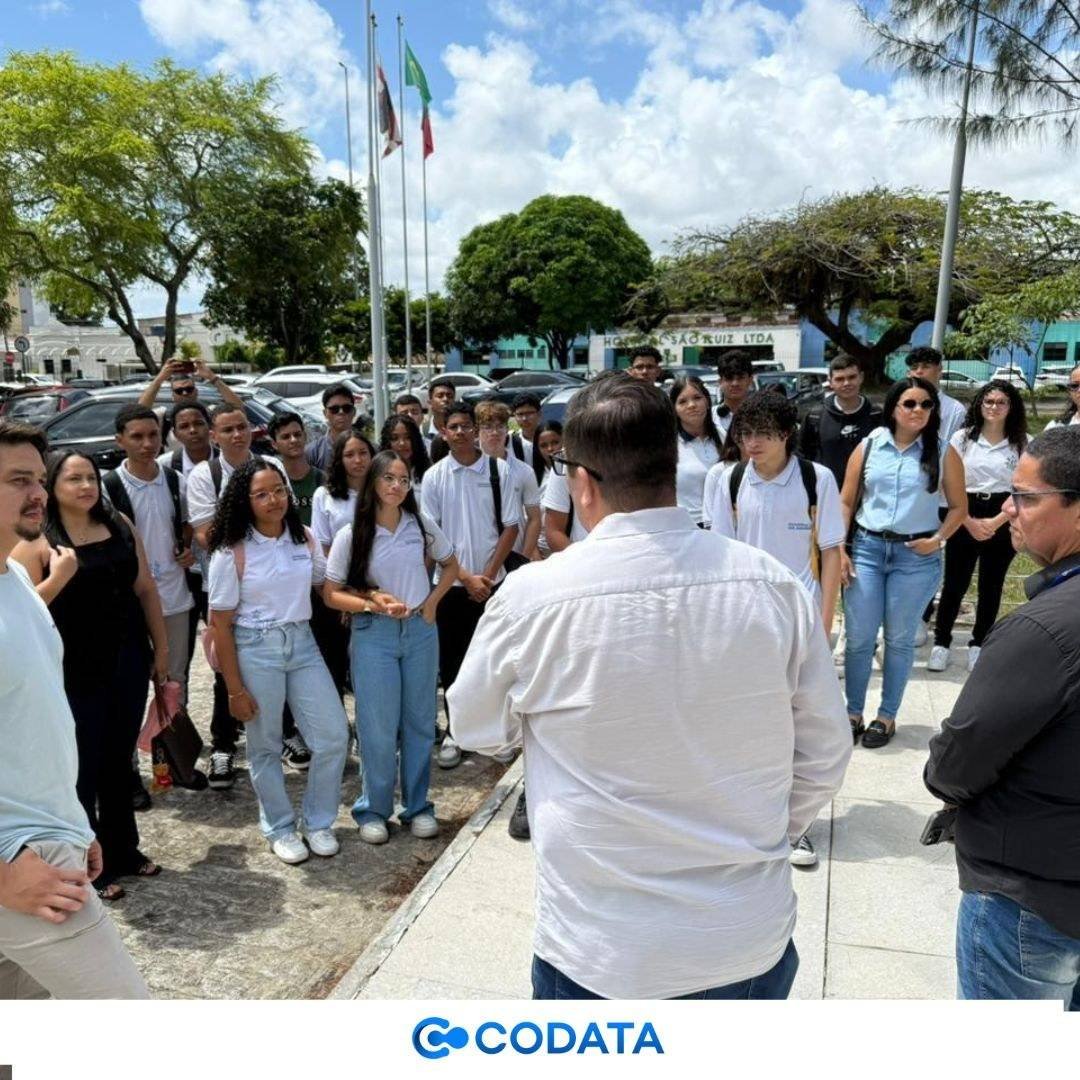 CODATArecebealunosdaECITJoodaMattaCavalcantiparavisitatcnica4.jpg