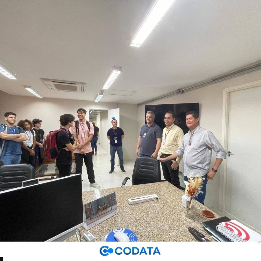 CODATArecebeestudantesdeEngenhariadeSoftwaredoIFPBparavisitatcnica2.jpg