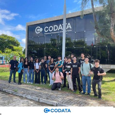 codata-recebe-estudantes-de-engenharia-de-software-do-ifpb-para-visita-tecnica.jpg